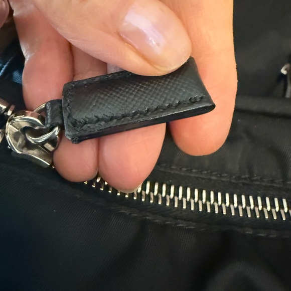 ❤️💗PRADA Black Tesduto snd Saffiano Leather Shoulder Bag💗❤️ - Picture 15 of 17